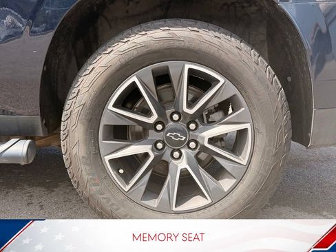 Used 2022 Chevrolet Suburban Z71 w/ Z71 Off-Road Package AWD/4WD image 8
