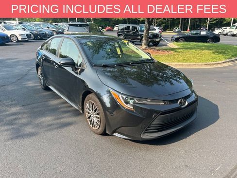 Used 2023 Toyota Corolla LE FWD image 1