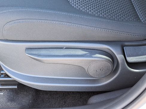 New 2026 Kia Sportage LX FWD image 24