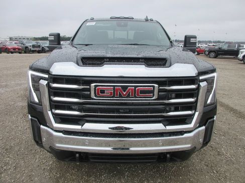 New 2026 GMC Sierra 3500 SLE w/ SLE Value Package AWD/4WD image 12