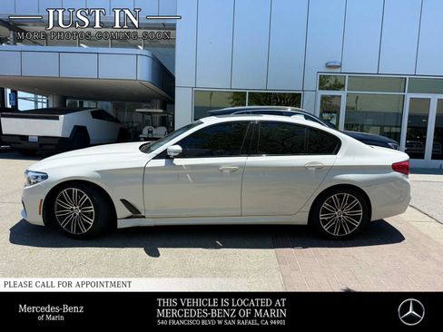 Used 2019 BMW 530i w/ M Sport Package RWD image 3