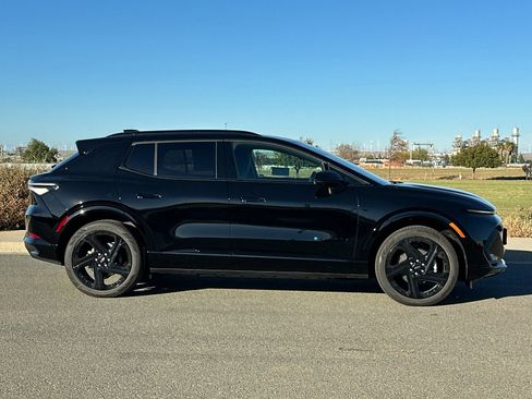 New 2026 Chevrolet Equinox EV RS image 3