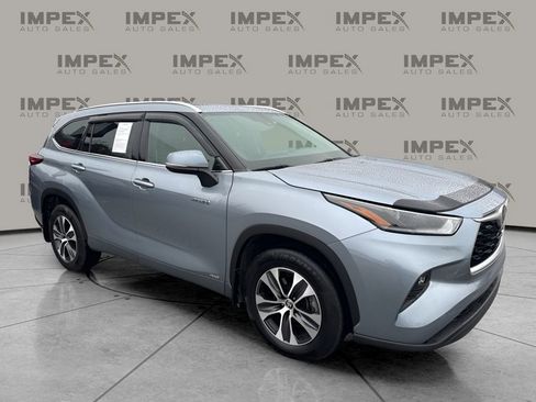 Used 2021 Toyota Highlander XLE image 7