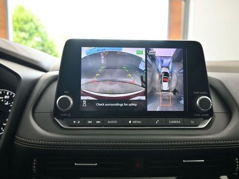 Used 2023 Nissan Rogue SL FWD image 19
