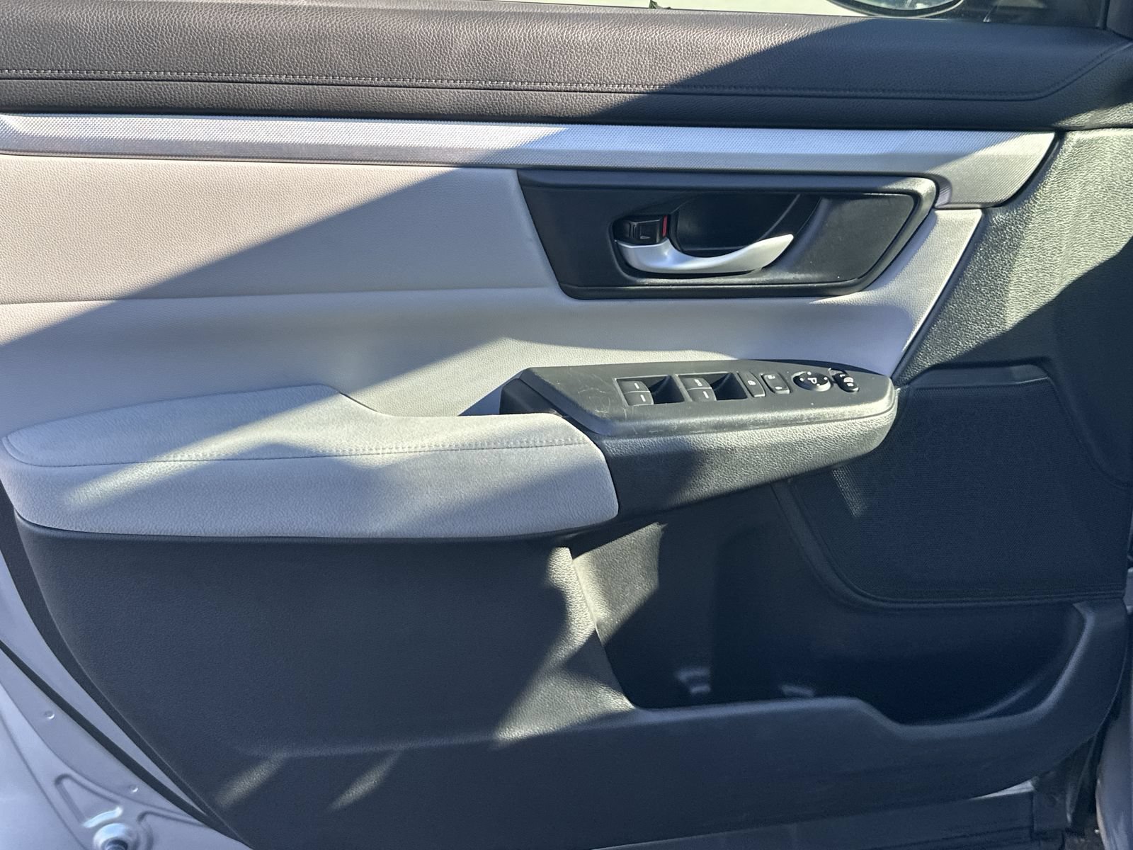 Used 2020 Honda CR-V LX image 14