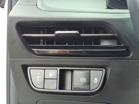 Certified 2025 Kia EV6 Light w/ Light LR Technology Package RWD image 25