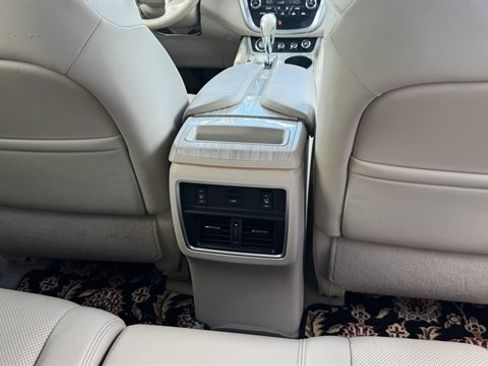 Used 2015 Nissan Murano Platinum w/ Platinum Technology Package AWD/4WD image 10