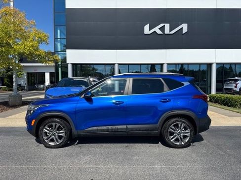Certified 2021 Kia Seltos S FWD image 2
