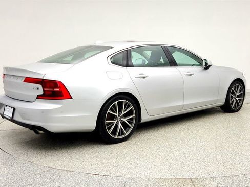 Used 2018 Volvo S90 T5 Momentum w/ Convenience Package image 5