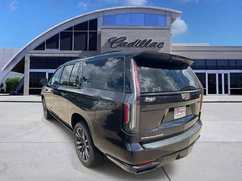 Used 2023 Cadillac Escalade ESV Sport Platinum AWD/4WD image 6