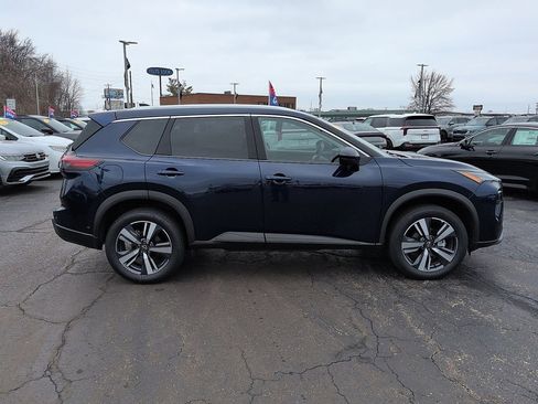 Used 2026 Nissan Rogue SL image 2