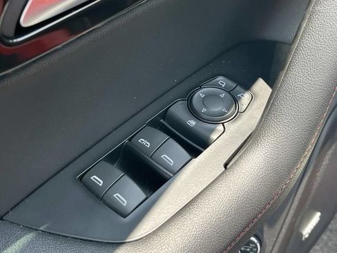 Used 2019 Chevrolet Blazer RS FWD image 23