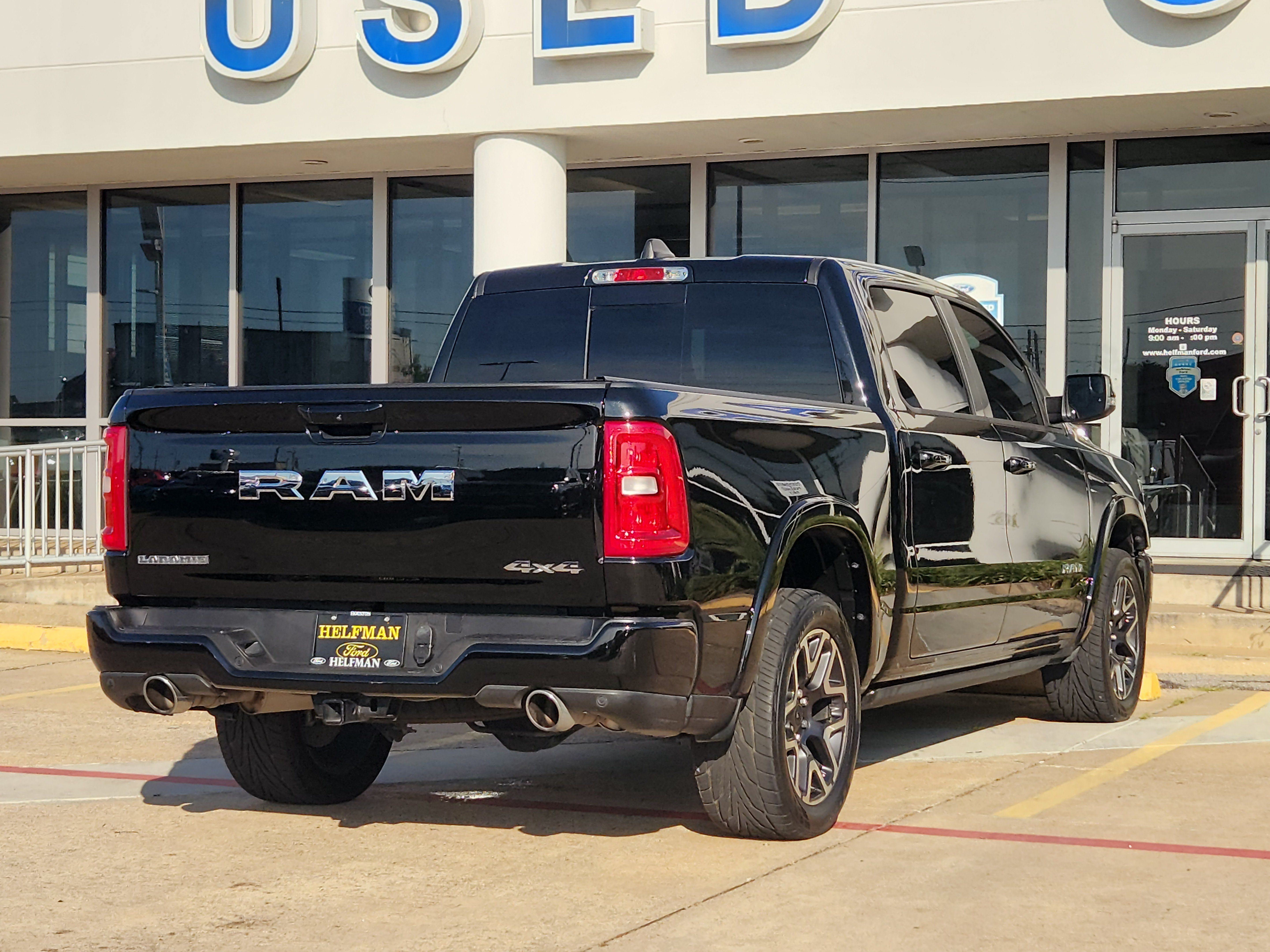 Used 2025 RAM 1500 Laramie AWD/4WD image 3