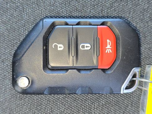 Used 2024 Jeep Wrangler Unlimited Rubicon AWD/4WD image 35
