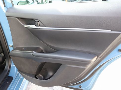 Used 2024 Toyota Camry SE image 11