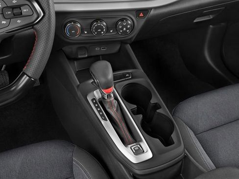 Used 2026 Chevrolet Trax LT image 9