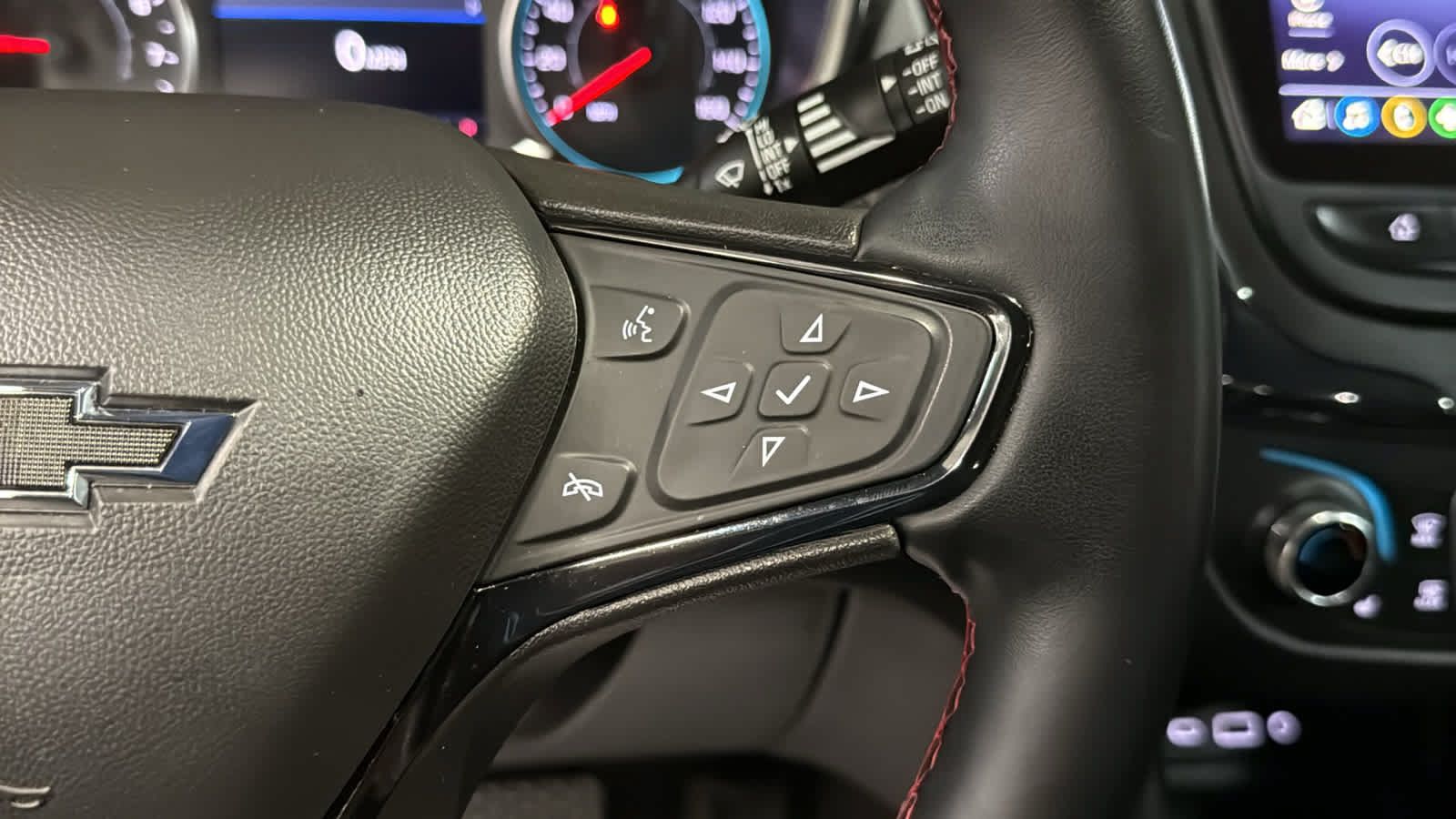Used 2024 Chevrolet Equinox RS AWD/4WD image 11