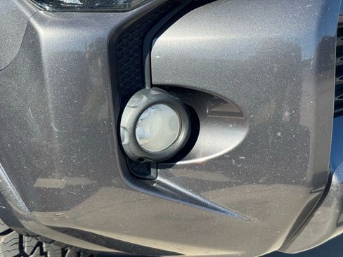 Used 2018 Toyota 4Runner SR5 Premium image 40