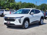 Used 2025 Chevrolet Trax LS w/ LS Convenience Package image 3