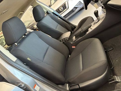 Used 2011 MAZDA MAZDA3 i Touring image 17