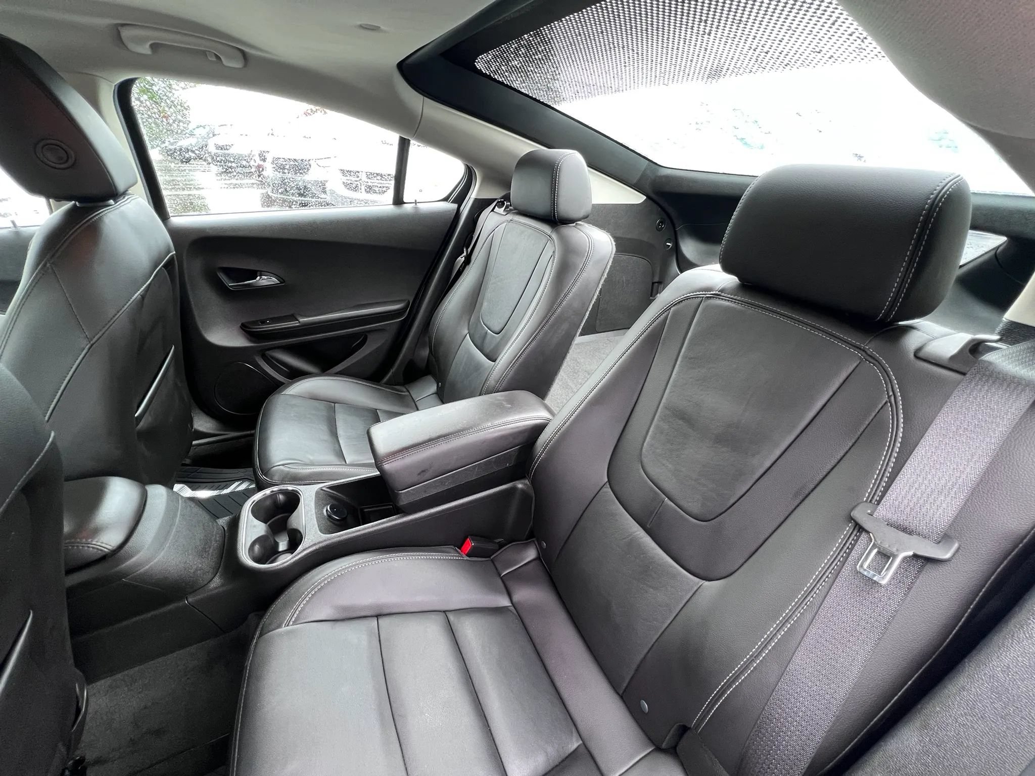 Used 2015 Chevrolet Volt Premium w/ Premium Trim Package FWD image 29