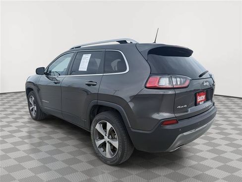 Used 2019 Jeep Cherokee Limited AWD/4WD image 3