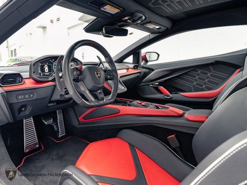 Used 2025 Lamborghini Revuelto AWD/4WD image 19