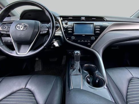 Used 2020 Toyota Camry SE FWD image 15