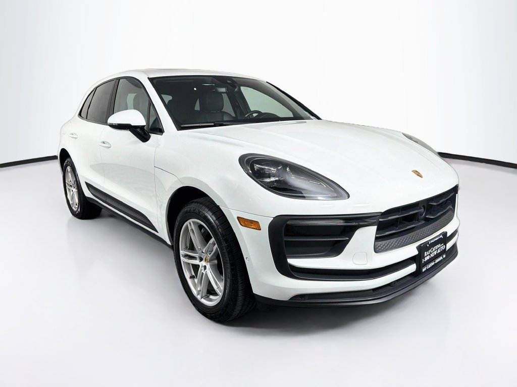 Certified 2023 Porsche Macan AWD/4WD image 7
