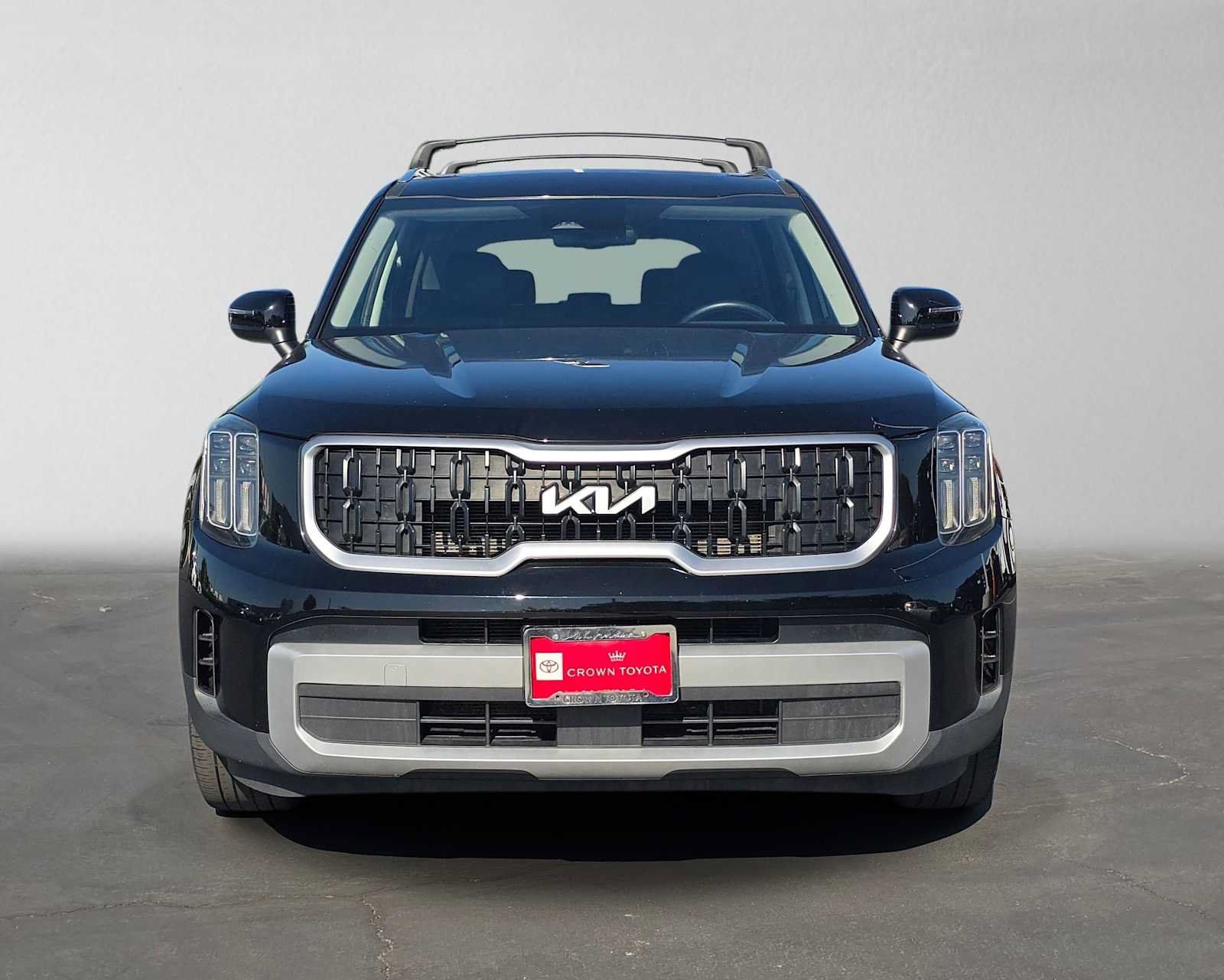 Used 2024 Kia Telluride EX w/ EX Captain's Chair Package FWD image 8