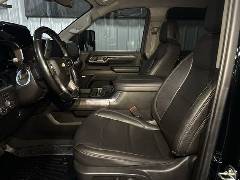 Used 2024 Chevrolet Silverado 2500 LTZ w/ LTZ Convenience Package image 41