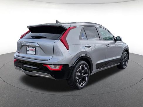 Used 2023 Kia Niro Wind w/ Wind Preserve Package FWD image 5