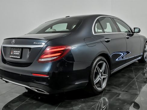 Used 2017 Mercedes-Benz E 300 4MATIC image 9
