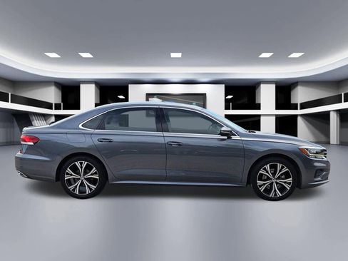 Used 2022 Volkswagen Passat 2.0T SE FWD image 7