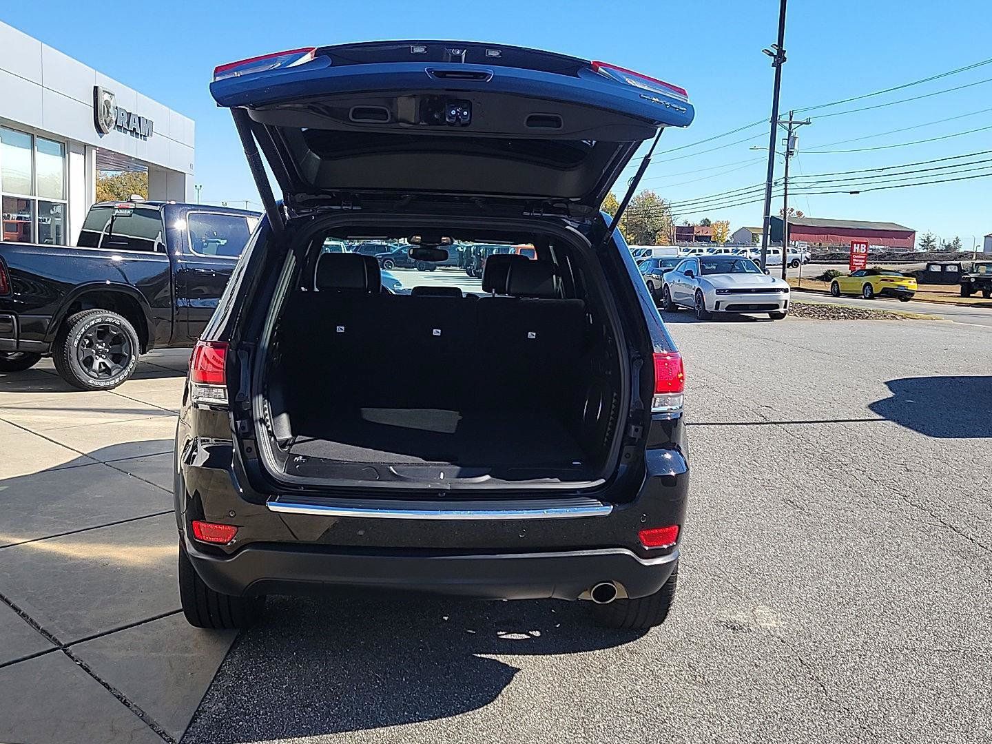 Certified 2022 Jeep Grand Cherokee Limited w/ Tech Group RWD image 22