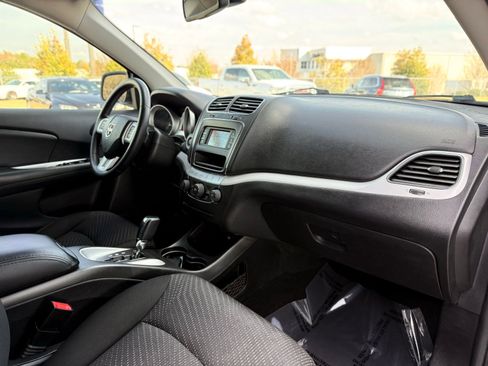 Used 2020 Dodge Journey SE w/ SE Popular Equipment Group image 28