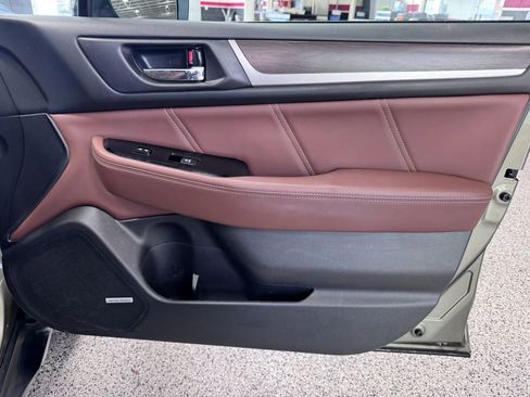 Used 2017 Subaru Outback 3.6R Touring AWD/4WD image 44