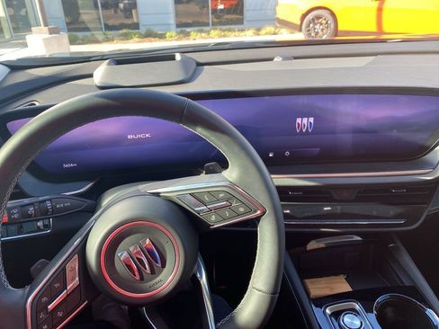 Used 2024 Buick Envision Sport Touring image 5