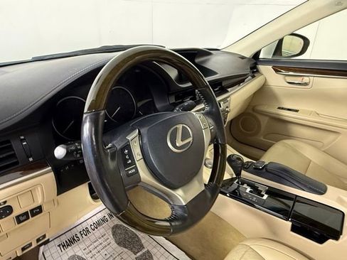 Used 2015 Lexus ES 350 w/ Luxury Package image 10