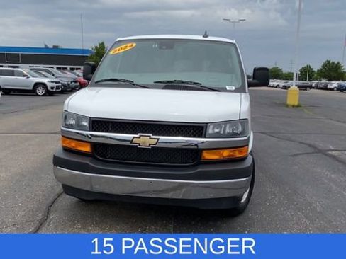 Certified 2024 Chevrolet Express 3500 LT w/ LT Preferred Equipment Group RWD image 3