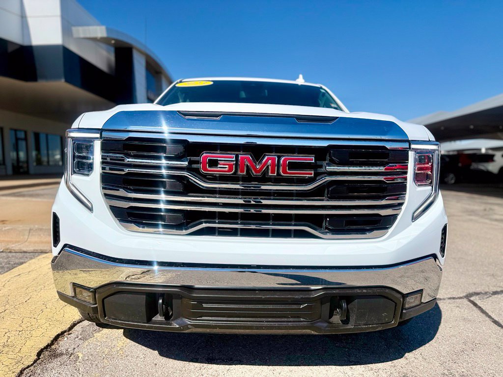 Used 2023 GMC Sierra 1500 SLT AWD/4WD image 2