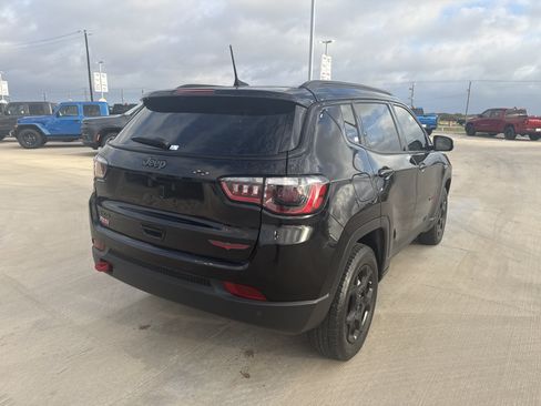 Used 2023 Jeep Compass Trailhawk AWD/4WD image 4