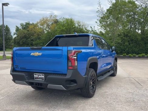 New 2025 Chevrolet Silverado EV LT image 8