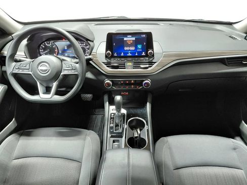 Used 2024 Nissan Altima 2.5 SV AWD/4WD image 2