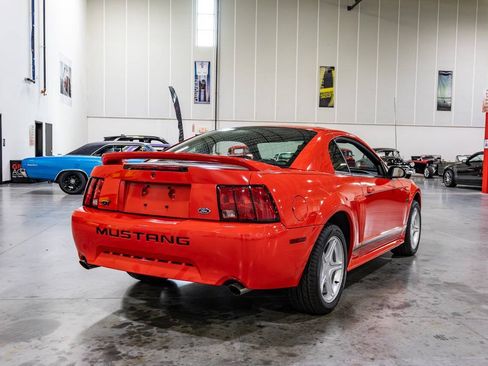 Used 2000 Ford Mustang GT RWD image 6