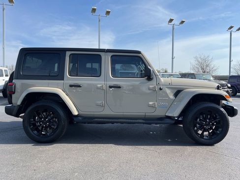 Used 2022 Jeep Wrangler Unlimited Sahara w/ Cold Weather Group AWD/4WD image 46