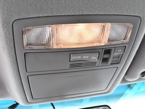 Used 2010 Toyota Camry SE image 34