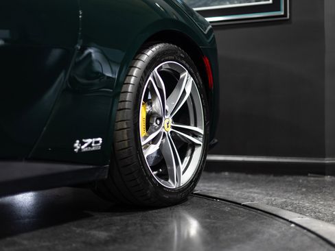 Used 2018 Ferrari GTC4Lusso image 17
