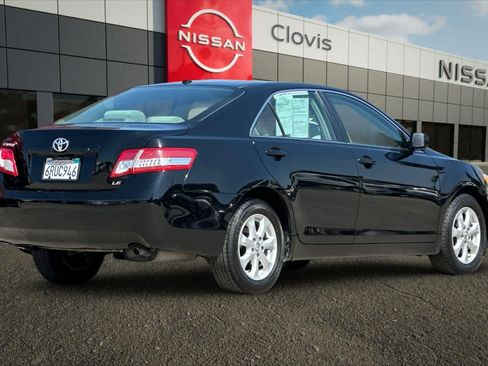 Used 2011 Toyota Camry LE w/ LE Extra-Value Pkg FWD image 3