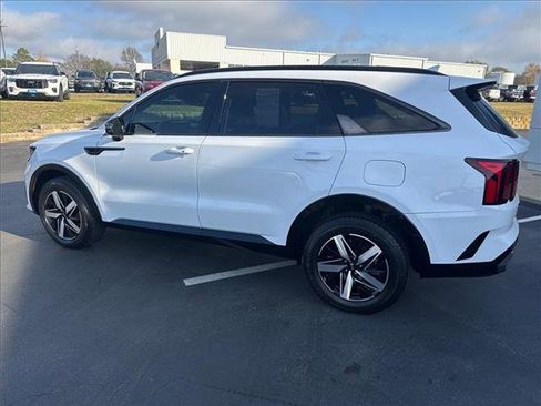 Used 2021 Kia Sorento EX w/ Panoramic Sunroof Package image 10